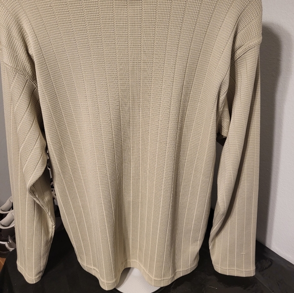 XL Rampage Shirt - Picture 3 of 5